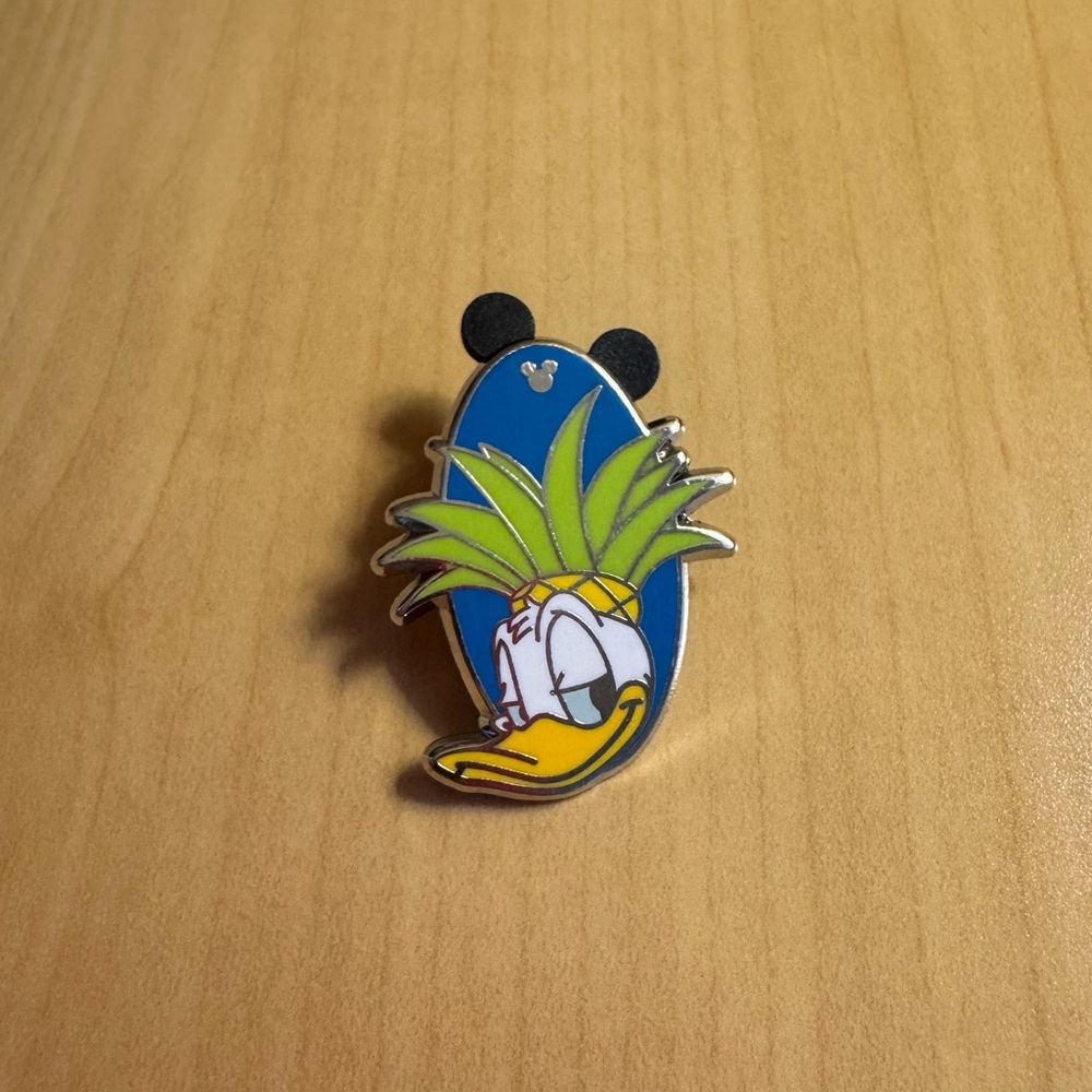 3 Pins/$35 Disney Pins - Donald Duck Tropical Pineapple Hidden Mickey Pin 2017